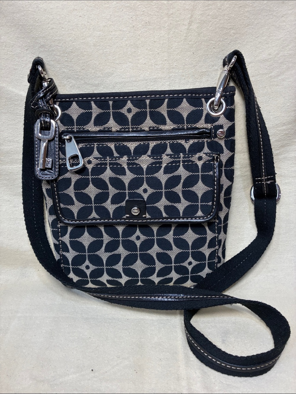 Fossil Crossbody hand bad.